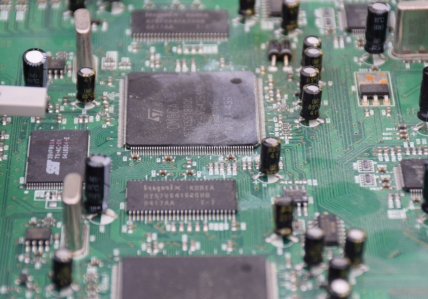 英飛凌代理商告訴你什么情況下需要芯片替代，有什么利與弊呢