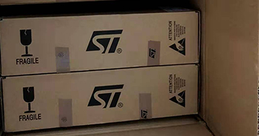 ST芯片外包裝.jpg ST芯片外包裝.jpg